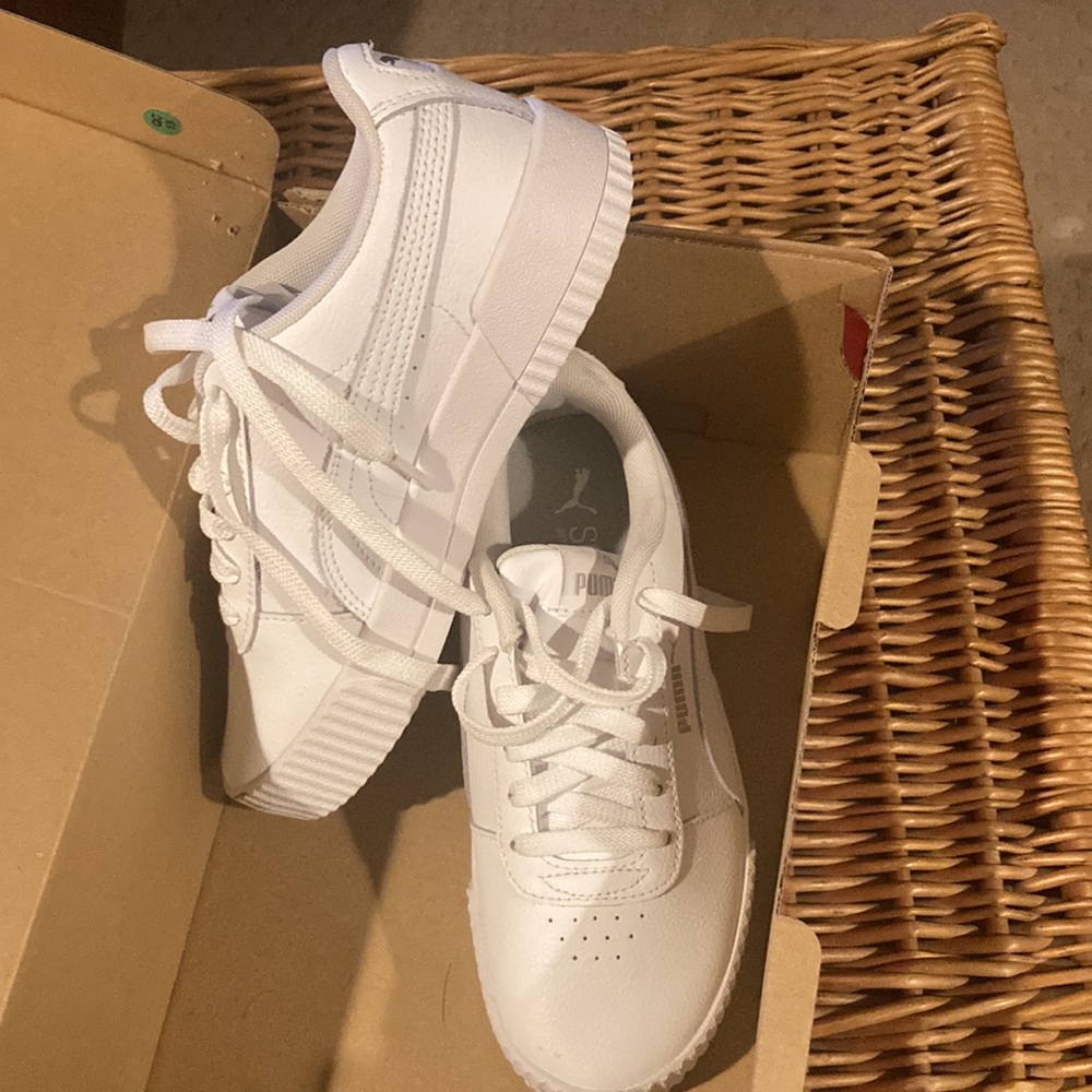 Real leather sneakers NIB